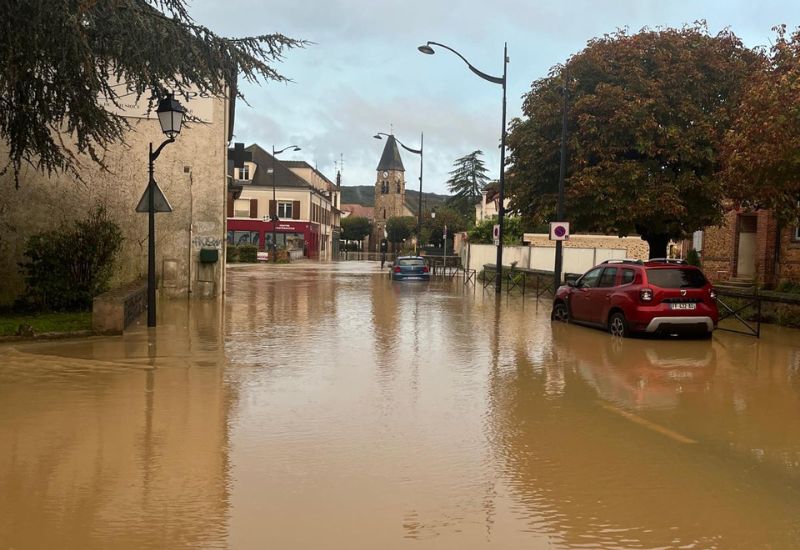 découvrez l'histoire de rémy dont la maison a été submergée par les inondations, un récit poignant sur les conséquences des catastrophes naturelles.