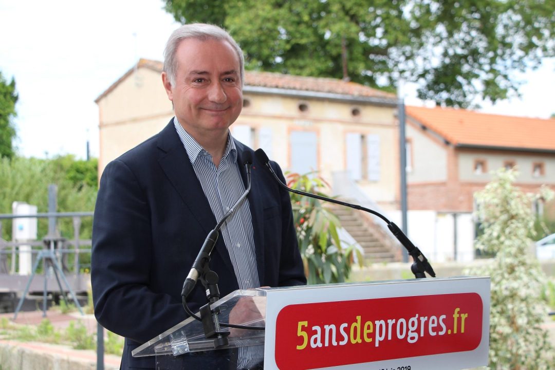 découvrez les enjeux et les menaces auxquels jean-luc moudenc fait face à toulouse en 2026, dans un contexte politique tendu.
