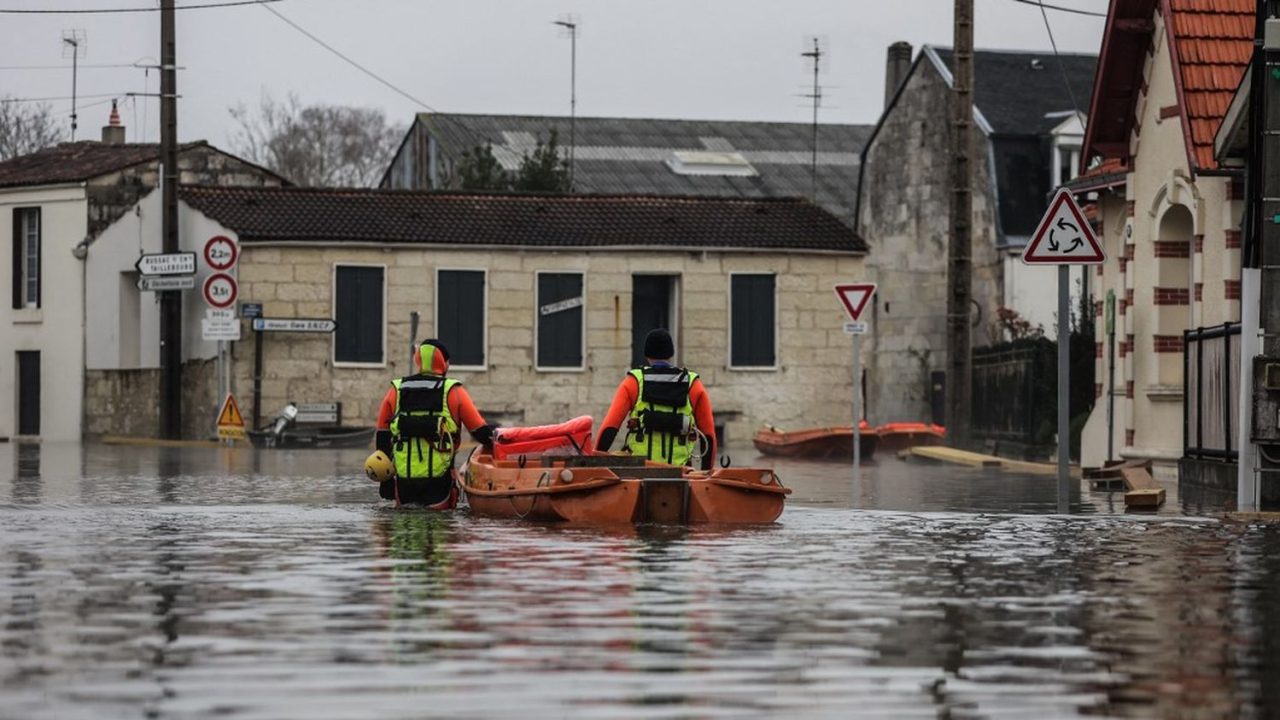 découvrez comment les catastrophes climatiques entraînent une hausse des primes d’assurance au canada et ce que cela signifie pour les assurés.